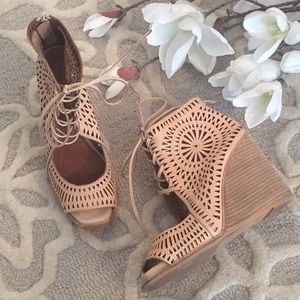 Jeffrey Campbell “Rayos” bootie